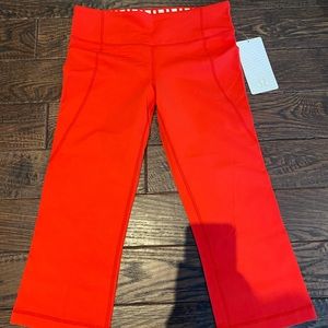Lululemon Gather & Grow Crop size 8